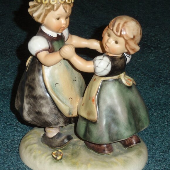 "Spring Dance" Goebel Hummel Figurine #353/0 TMK5 - Two Girls Dancing In Spring!